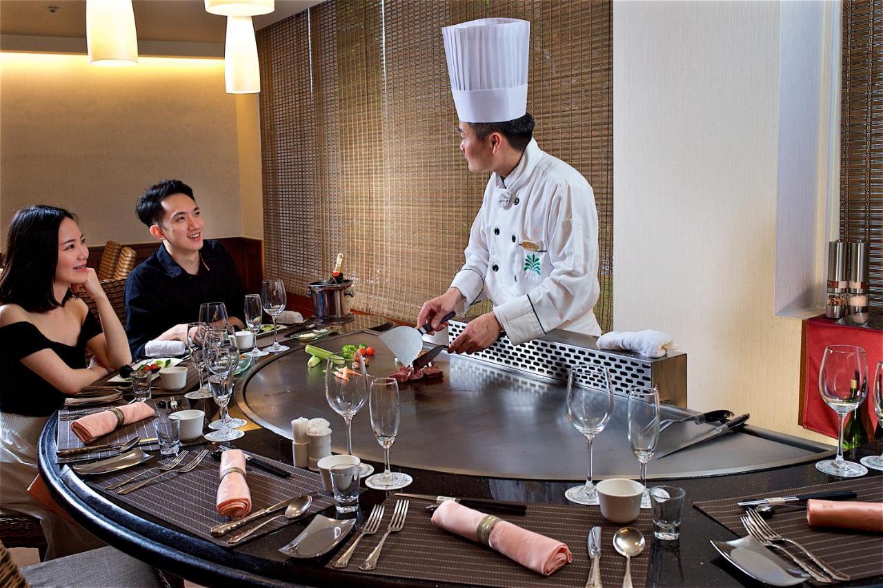 Hotel Royal Chihpin Wenquan Zewnętrze zdjęcie A chef at work