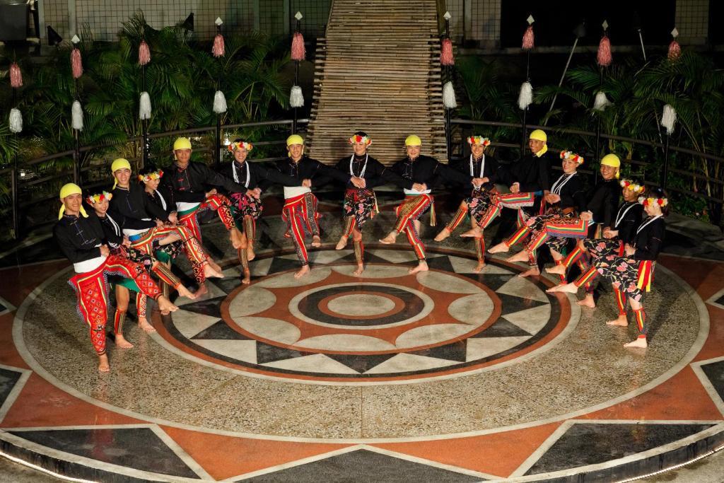 Hotel Royal Chihpin Wenquan Zewnętrze zdjęcie The Tausug Tausug people of Sulu, Philippines
