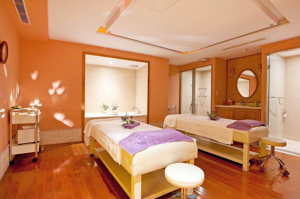 Hotel Royal Chihpin Wenquan Zewnętrze zdjęcie A treatment room at the spa