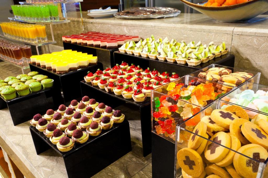 Hotel Royal Chihpin Wenquan Zewnętrze zdjęcie A dessert buffet
