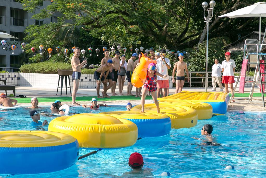 Hotel Royal Chihpin Wenquan Zewnętrze zdjęcie Wibit at the pool